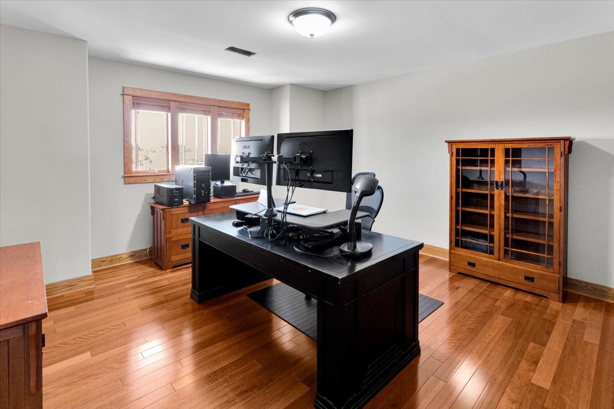 Main-level study